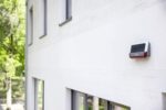 Bosch Smart Home Aussensirene mit Solarpanel, 100 dB, Stroboskoplicht – Ansicht 5